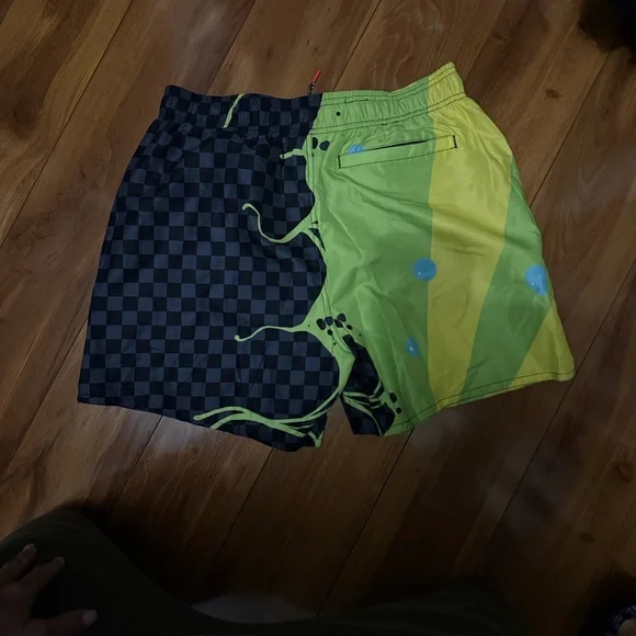 Sprayground NWT Medium Men’s Shark Swim Shorts Trunks - Slime Dime